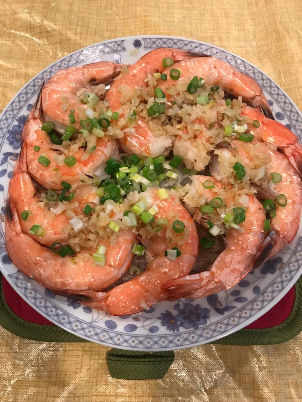 虾最美味的吃法必须是这个——蒜蓉蒸虾（多动图，孔瑶的食谱）