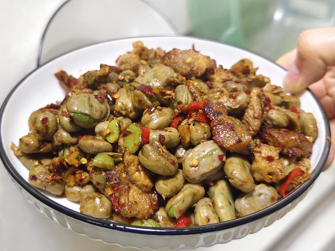 【超下饭】香辣蚕豆炒肉的做法