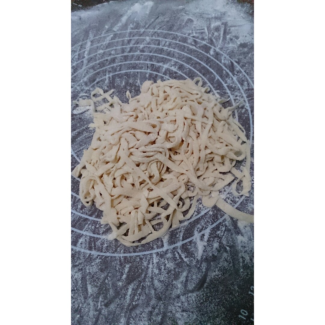 鸡蛋手擀面