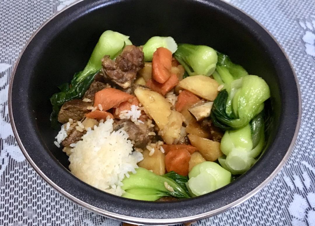 哦东坡肉做的排骨煲仔饭电饭锅