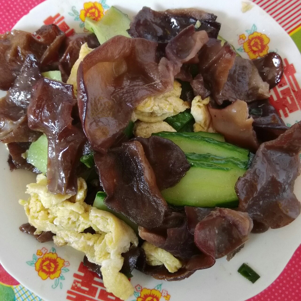 黄瓜木耳炒鸡蛋