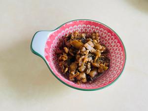 鲜香入味 ‼️外婆菜炒毛豆的做法 步骤2