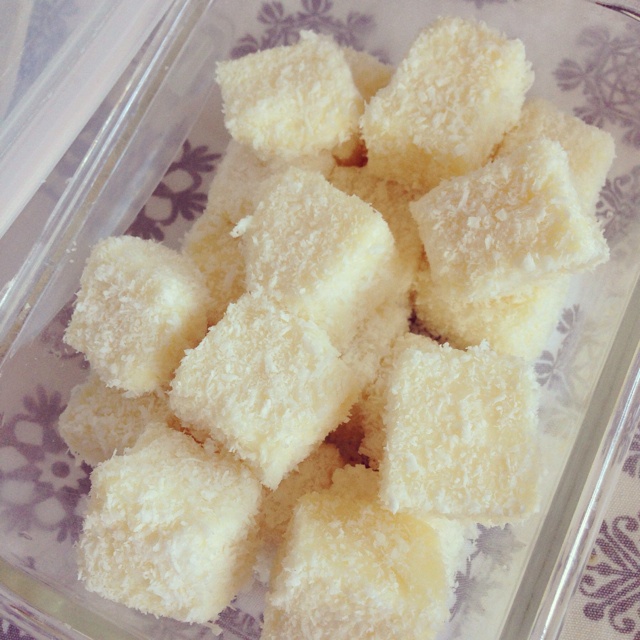 完胜85度C牛奶椰丝小方