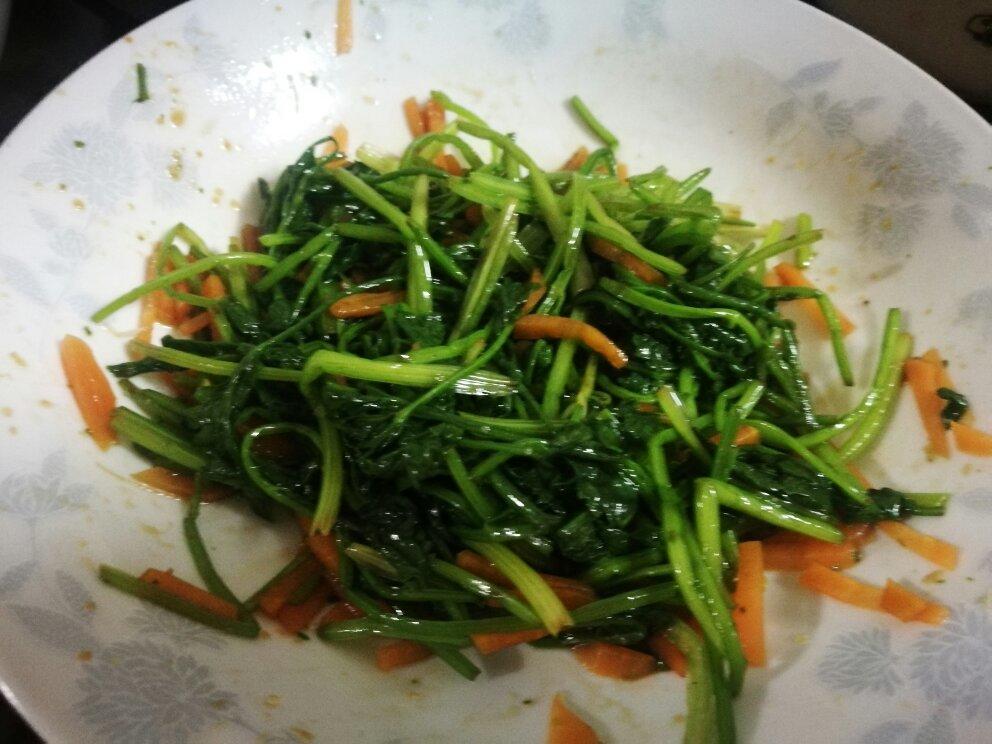 凉拌香菜萝卜丝