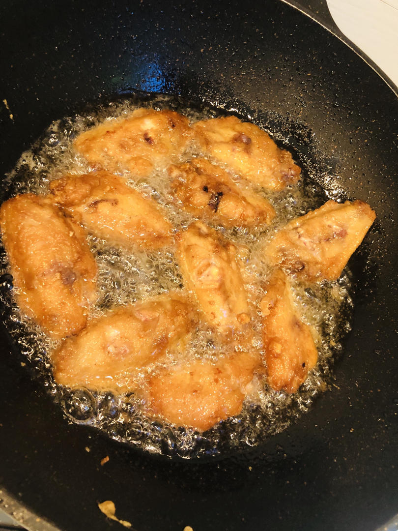 避风塘炒鸡翅