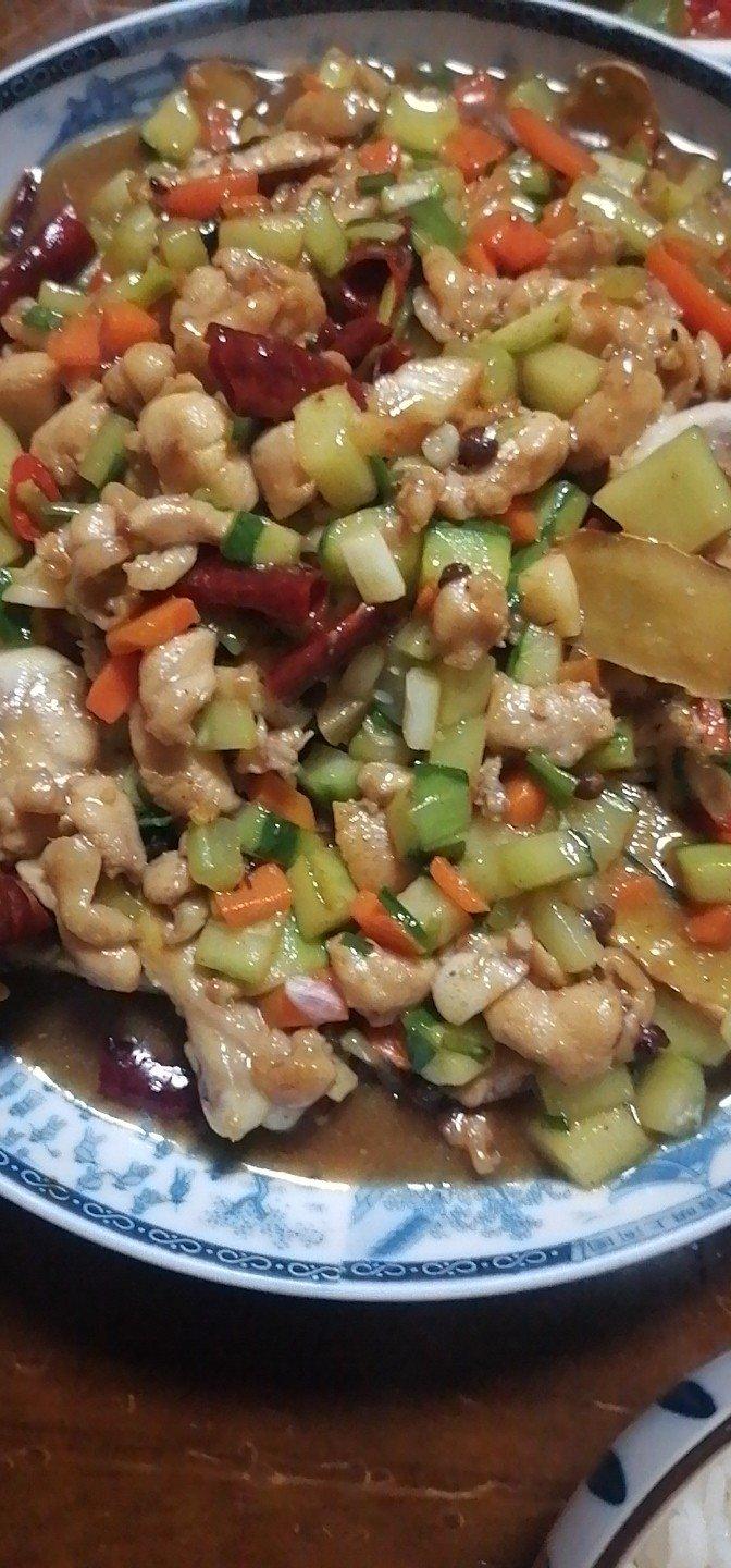 厨师长教你: “宫保鸡丁”的川味正宗做法, 一看就有食欲, 收藏了