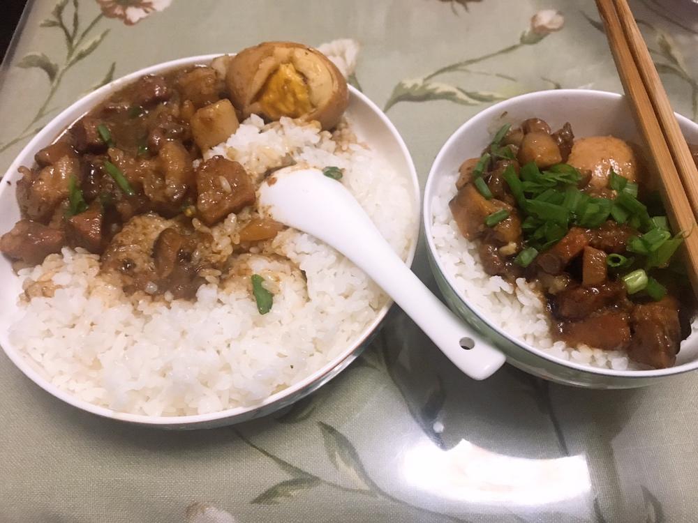 洋葱酥卤肉饭