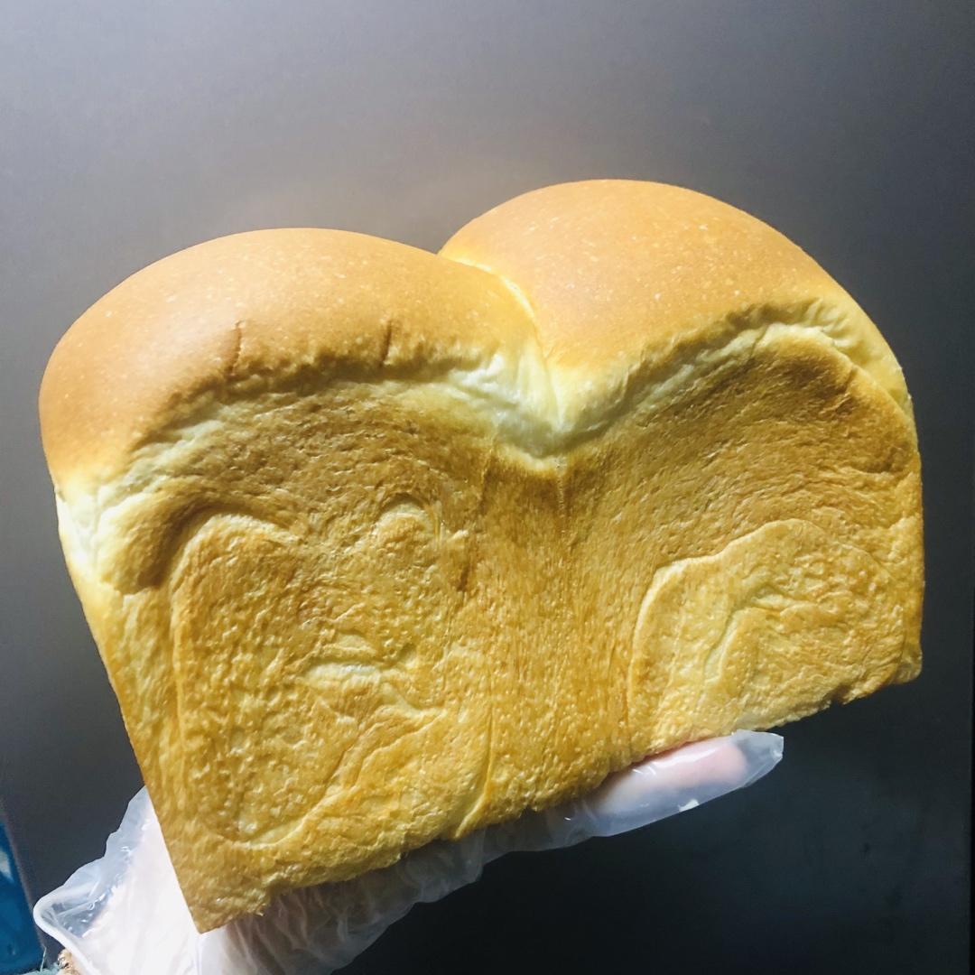 超级绵~奶白吐司