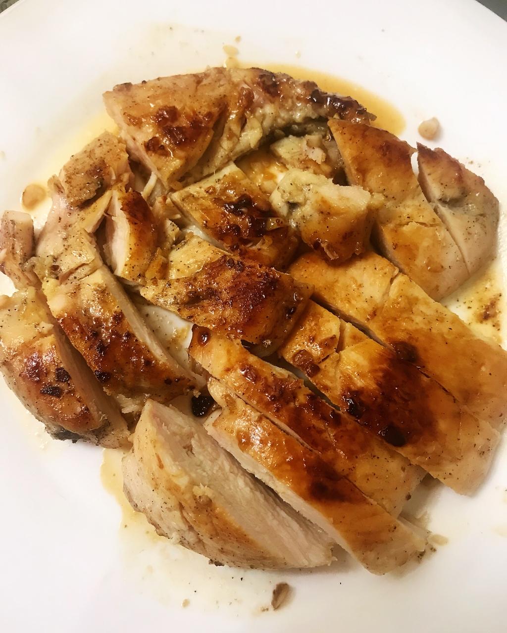 cici_vkmi做的酷炫屌炸天好吃的煎鸡胸肉(香蒜蜂蜜煎鸡胸肉)