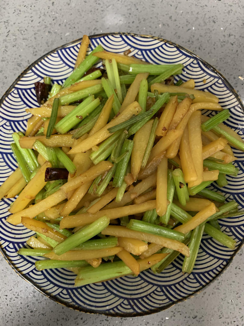 下饭菜  芹菜炒土豆丝