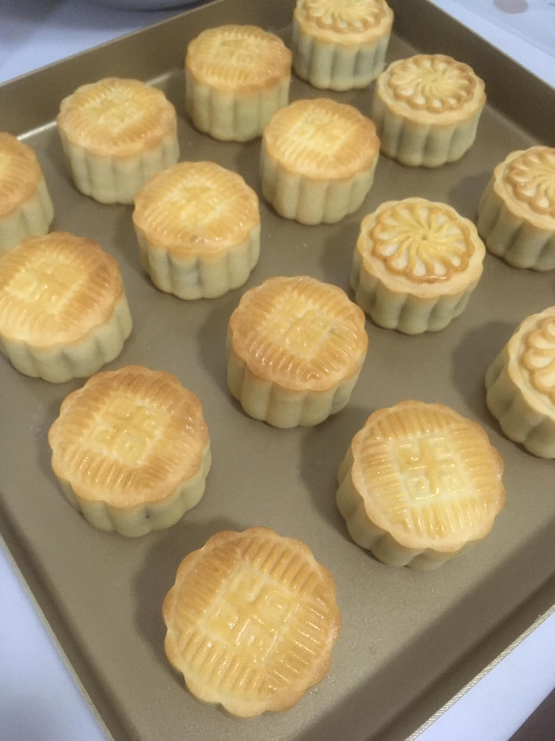 椰蓉蔓越莓月饼（不含糯米粉、淀粉）