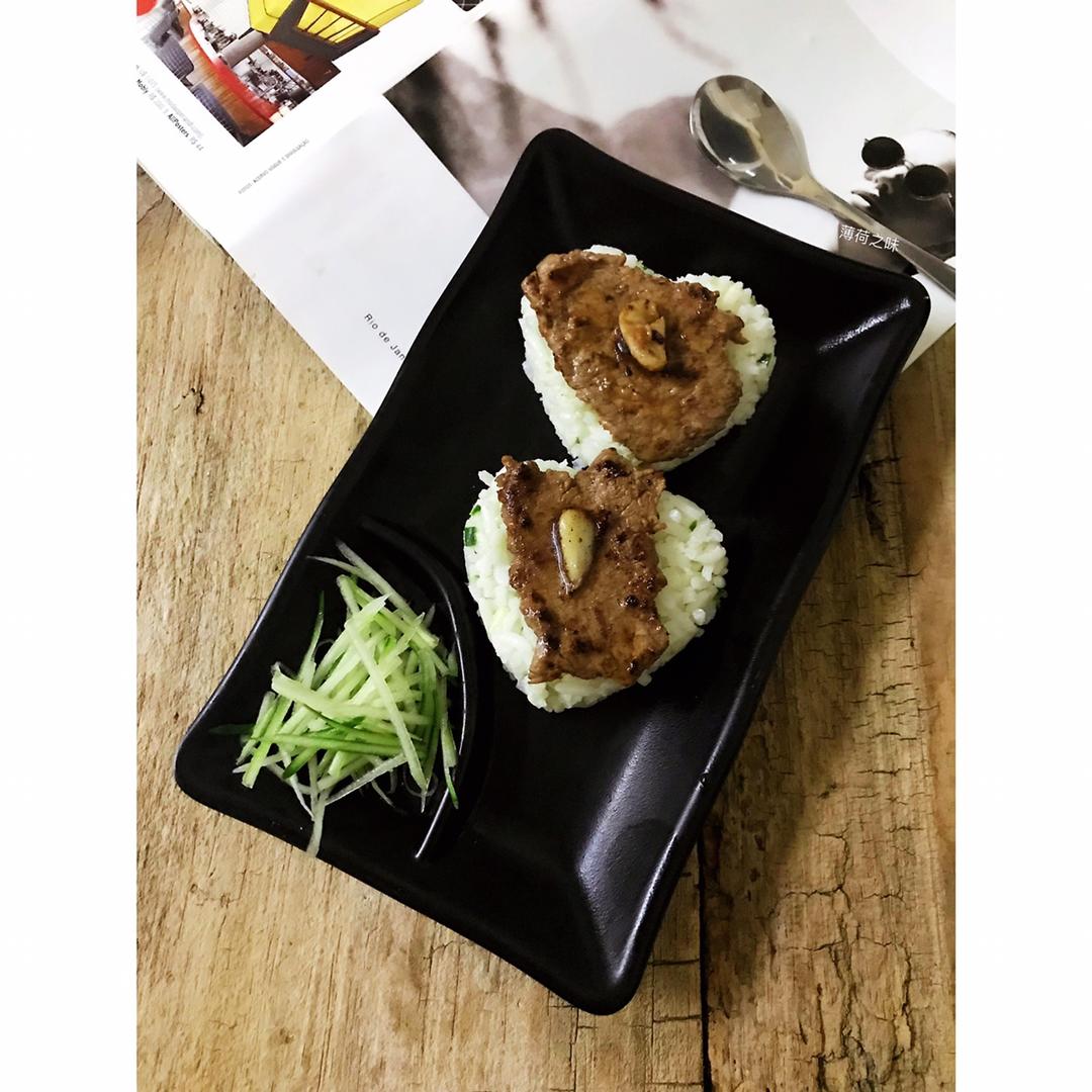 煎牛肉片握寿司「附握寿司小技巧」