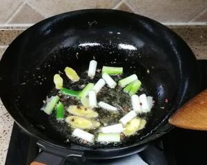 家常干烧土鳝鱼的做法 步骤6