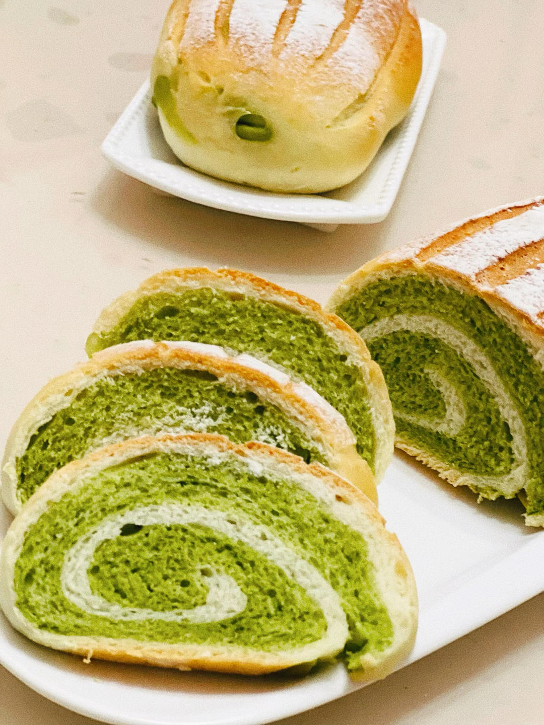 抹茶双色牛奶哈斯面包