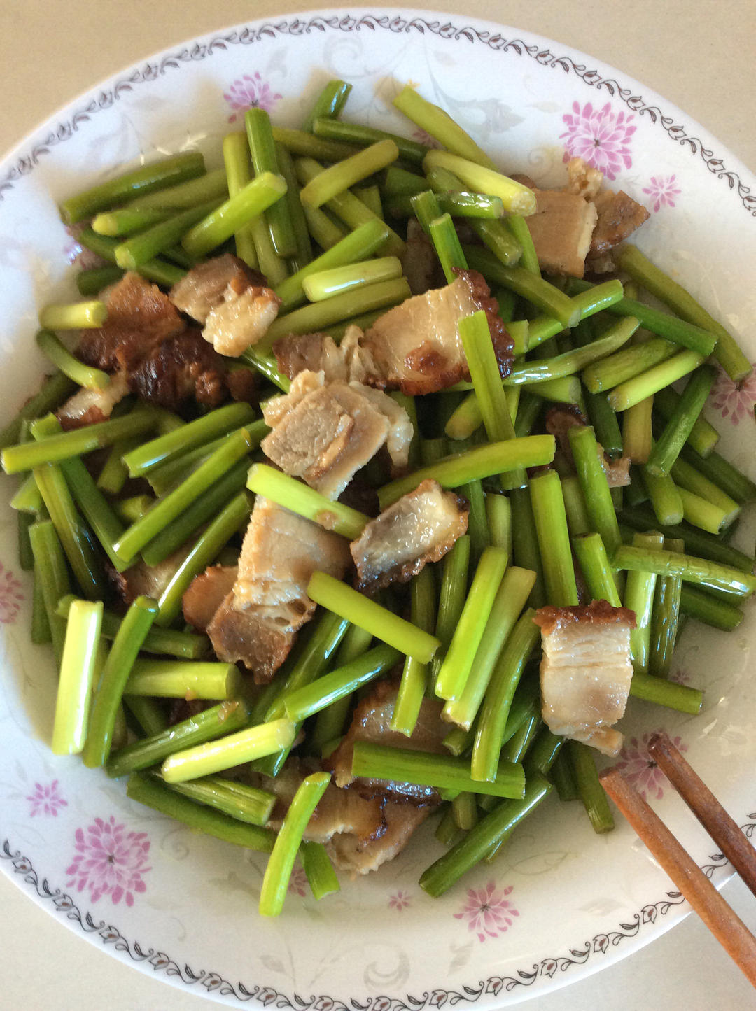 简单易做的下饭菜－蒜苔炒肉