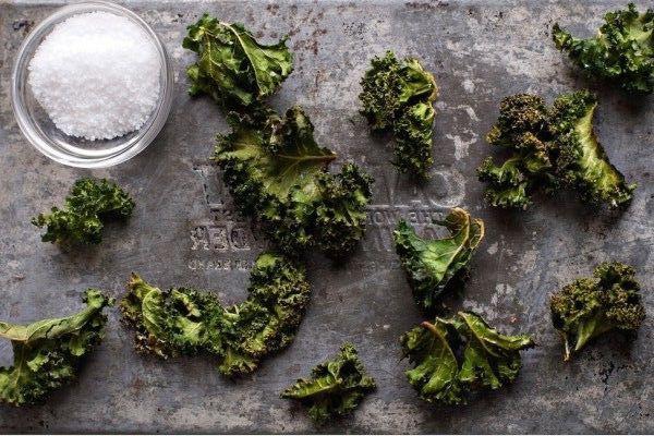 「吃貨減肥」超模零食｜甘藍脆片Kale Chips的做法