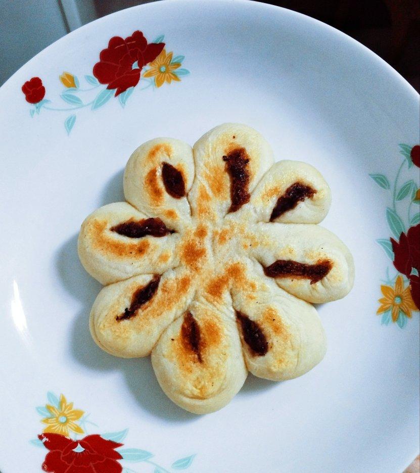豆沙花朵包