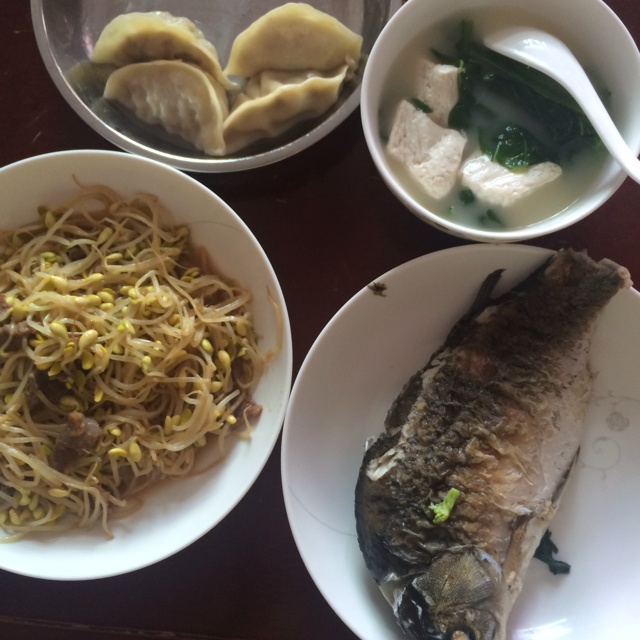 鲫鱼豆腐汤