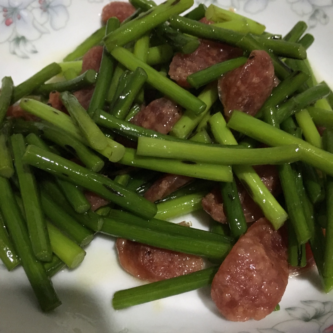蒜苗炒香肠