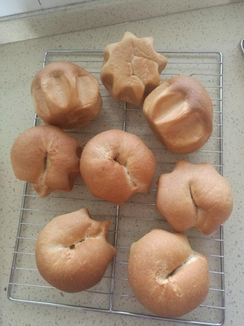 好吃到出炉就被抢光的墨西哥红豆面包