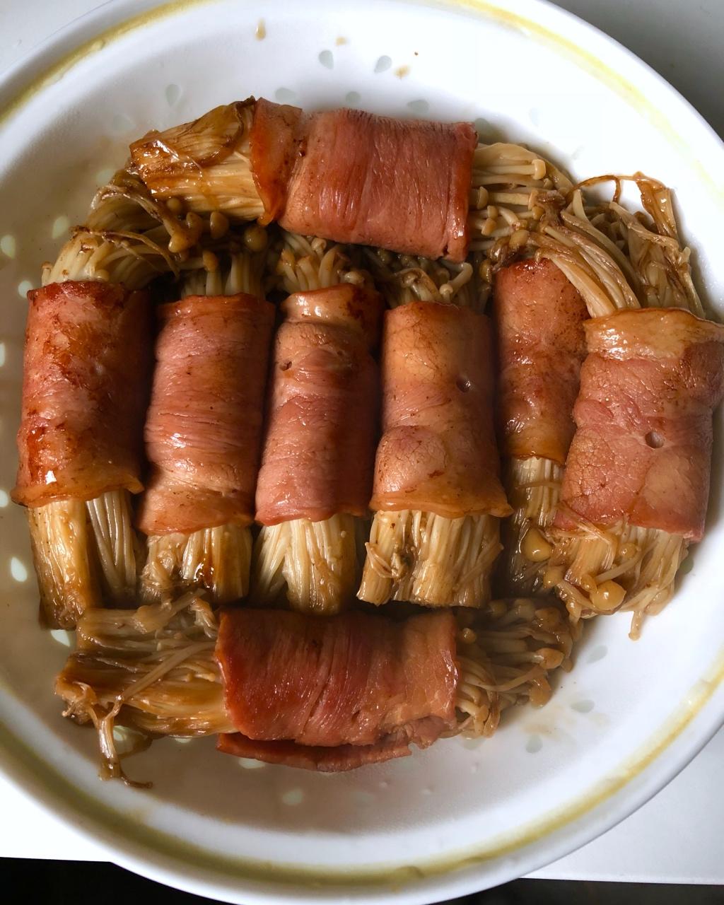 【金针菇培根卷】