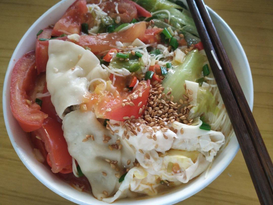 最家常的普通汤面——西红柿鸡蛋龙须面