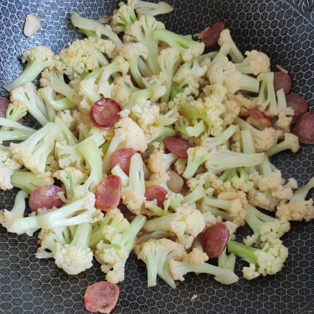 有机花菜炒腊肉