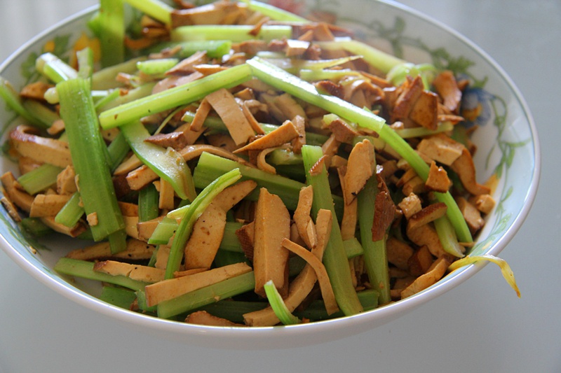 芹菜炒香干