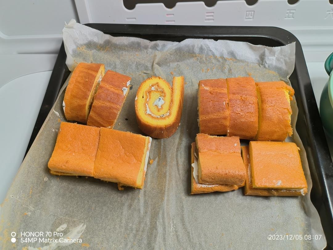 超详细的瑞士卷奶油蛋糕卷原味蛋糕卷的制作方法 饱满不掉皮不开裂（附模具换算方法）