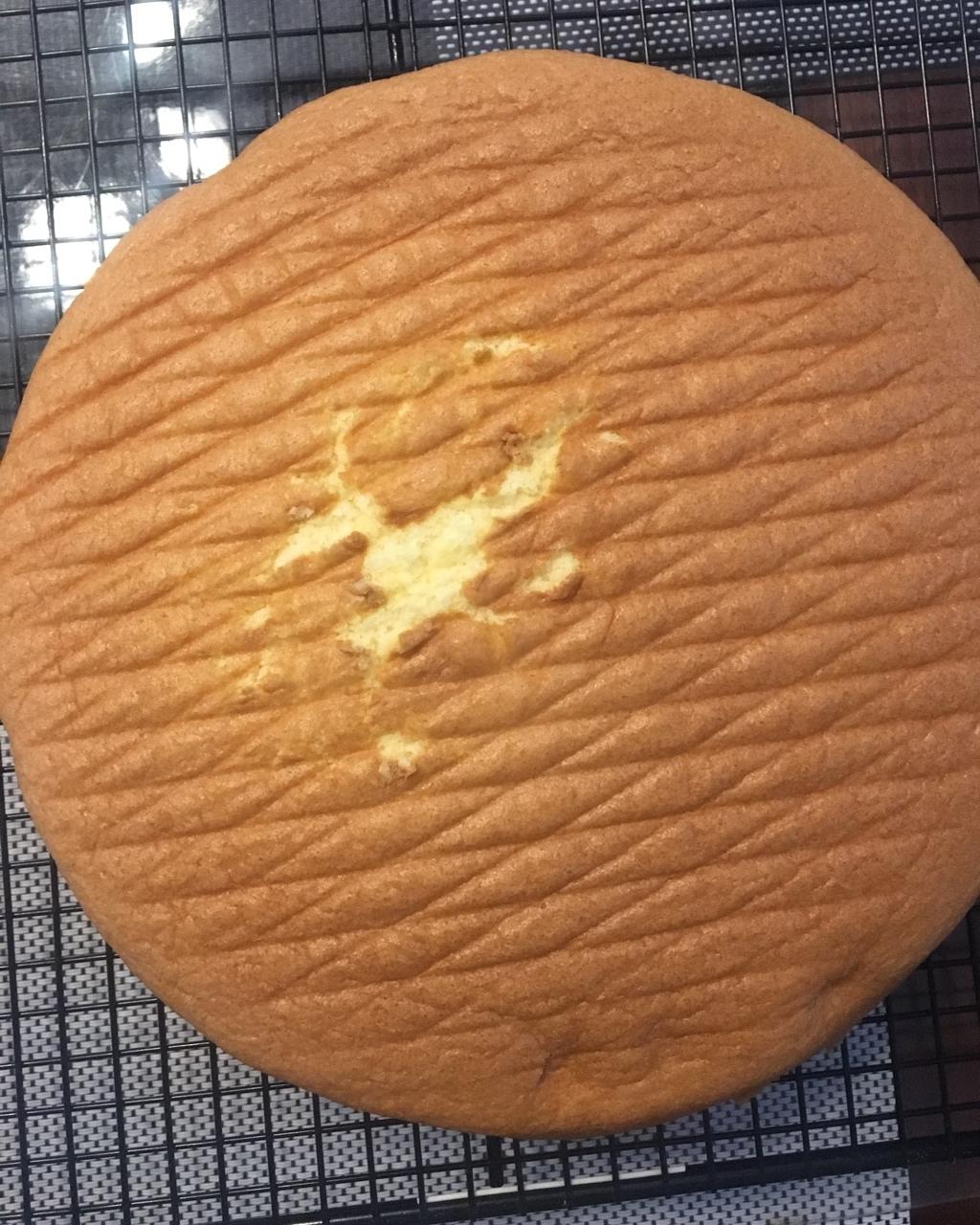 烤箱做蛋糕（戚风蛋糕的做法）