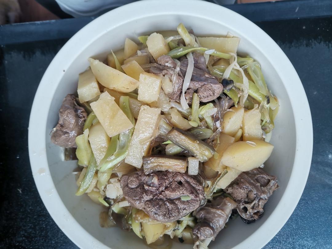 兔肉炖土豆芸豆茄子