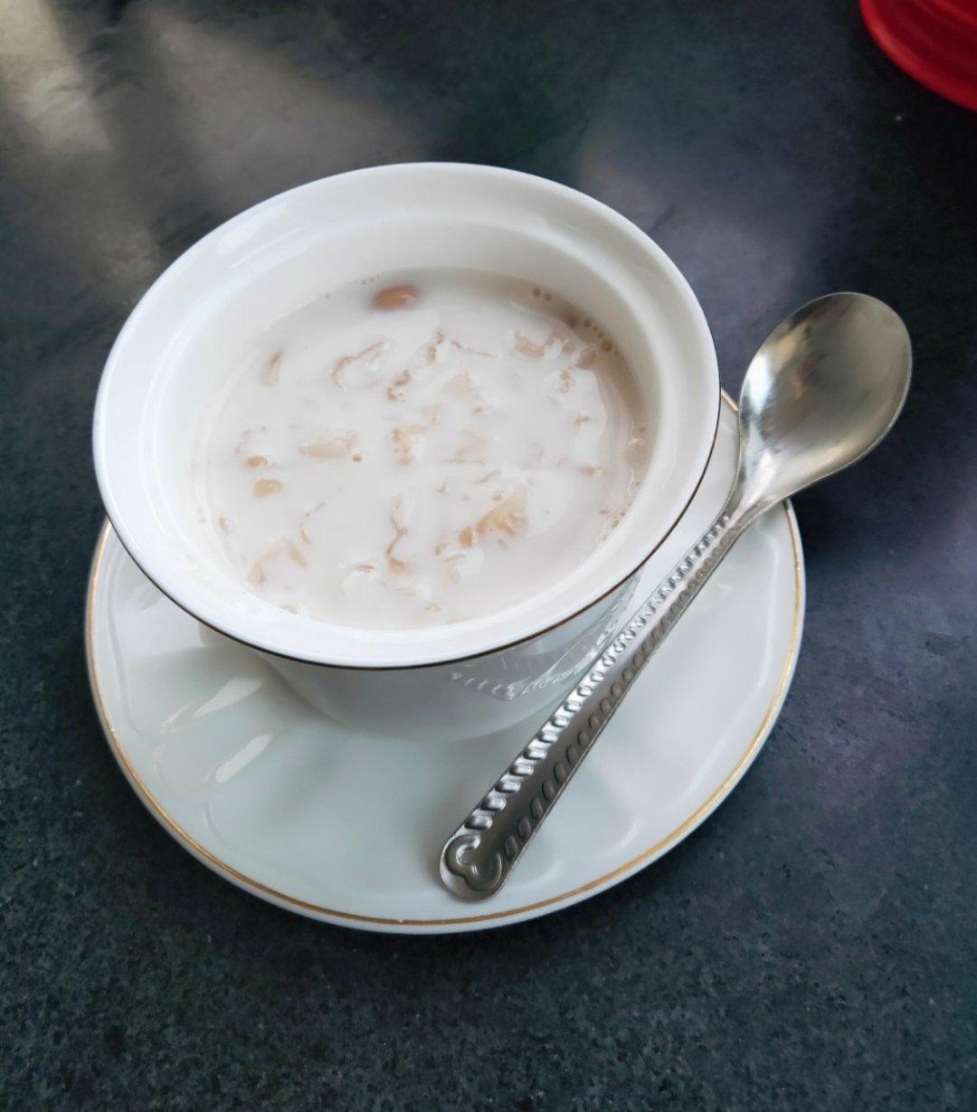 a橘子味的猫做的牛奶炖花生