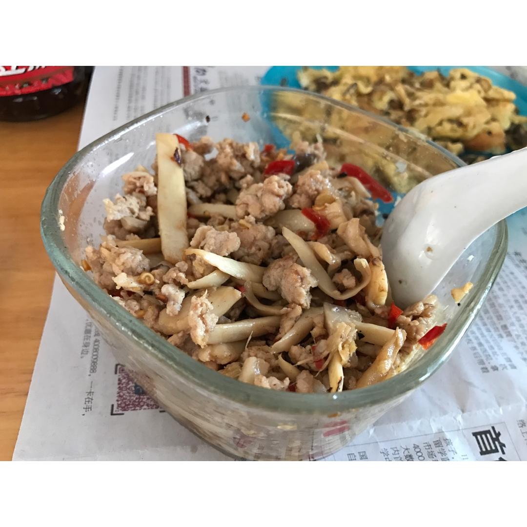 杏鲍菇炒肉沫
