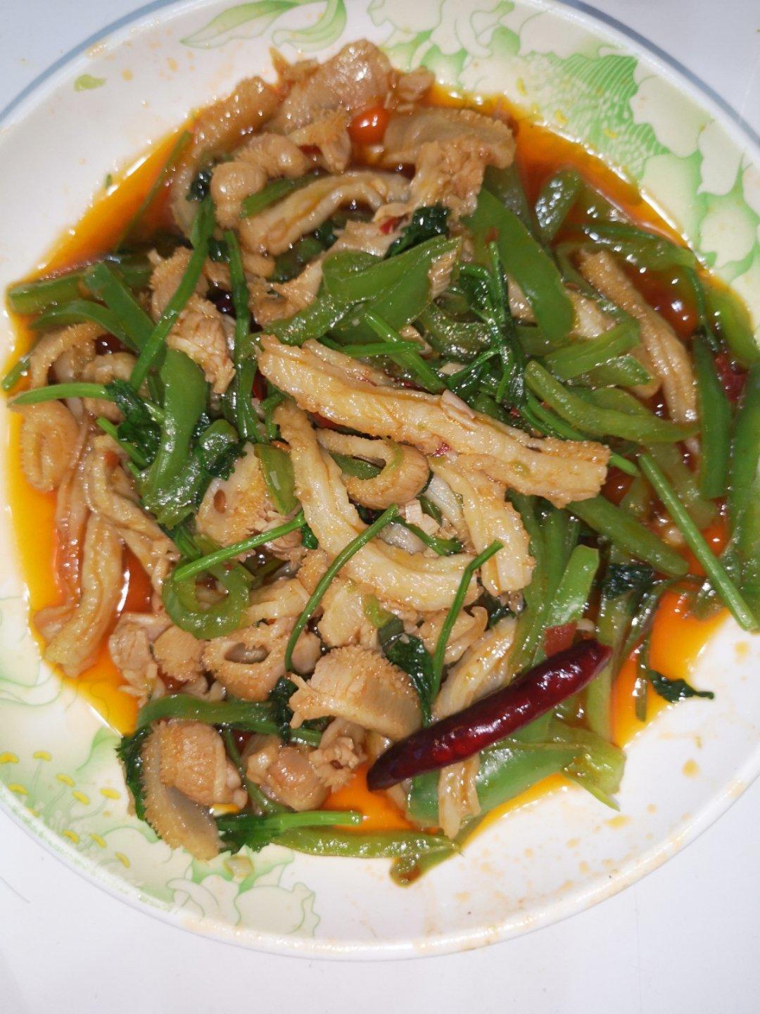 牛肚香菜梗炒尖椒(红油版下饭菜，原图呈现)