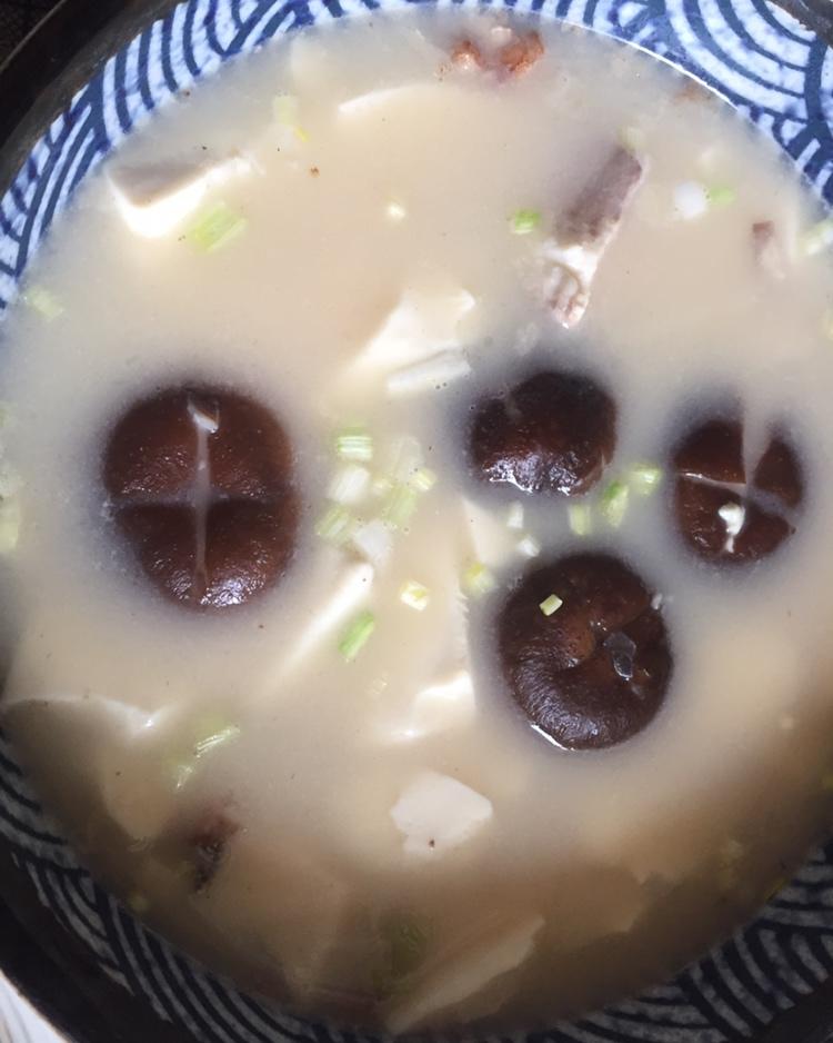 流传已久的太白鱼头汤