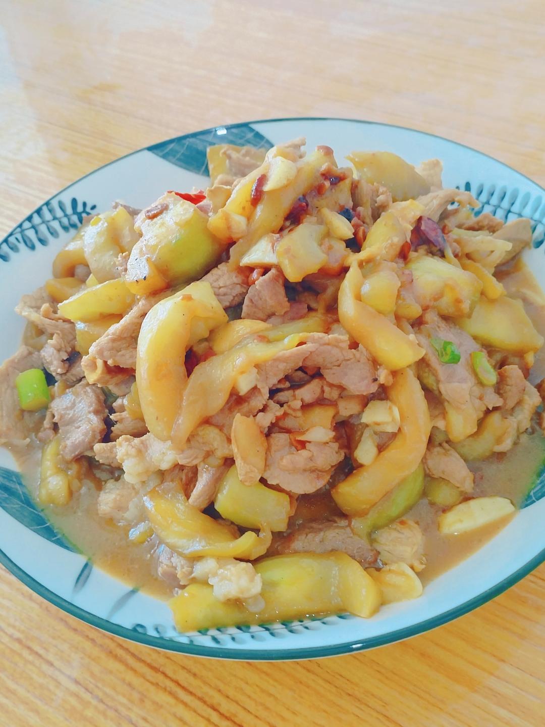 五花肉茄子炖土豆