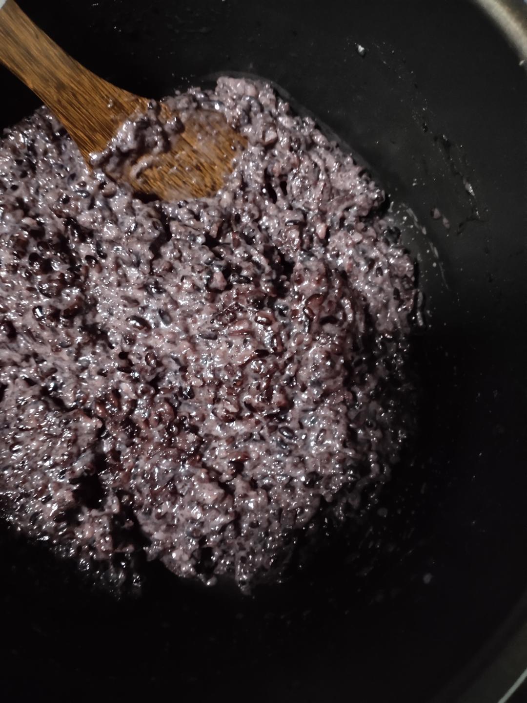 这个黑米馅我能炫一锅快拉住我控制不住啊