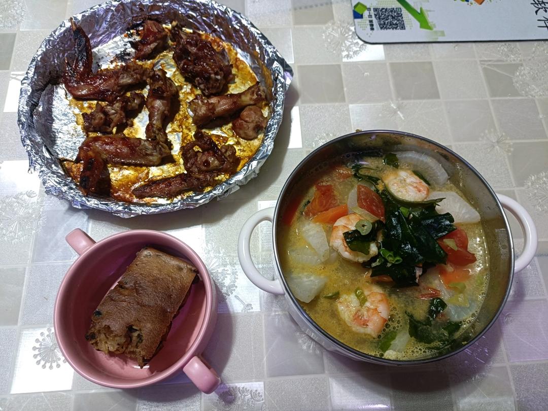 【煎蛋萝卜汤】小红书爆火的黄磊同款菜！鲜甜养胃，10块钱搞定一餐！