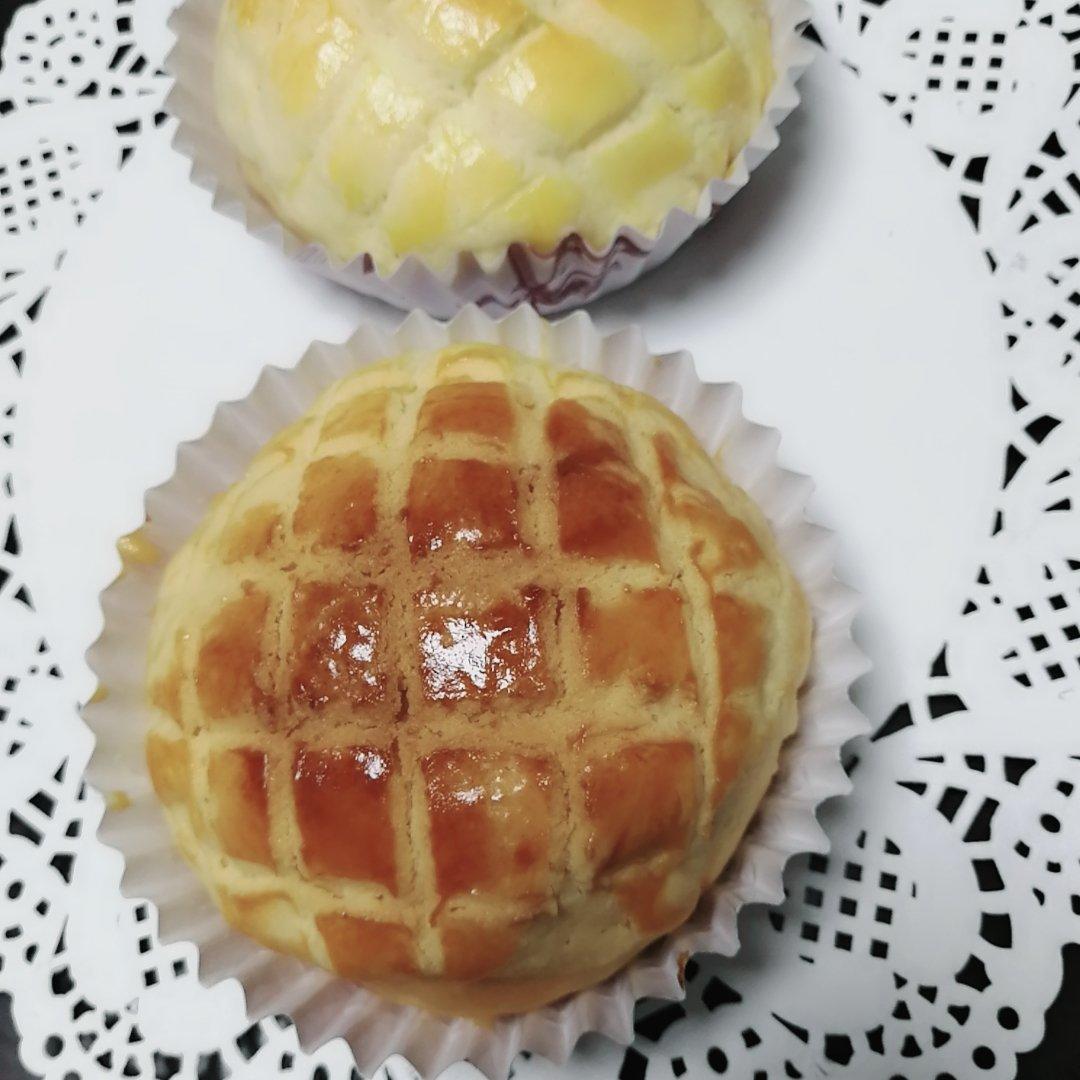 好吃到炸裂的港式菠萝包（附带制作酥皮的小视频）