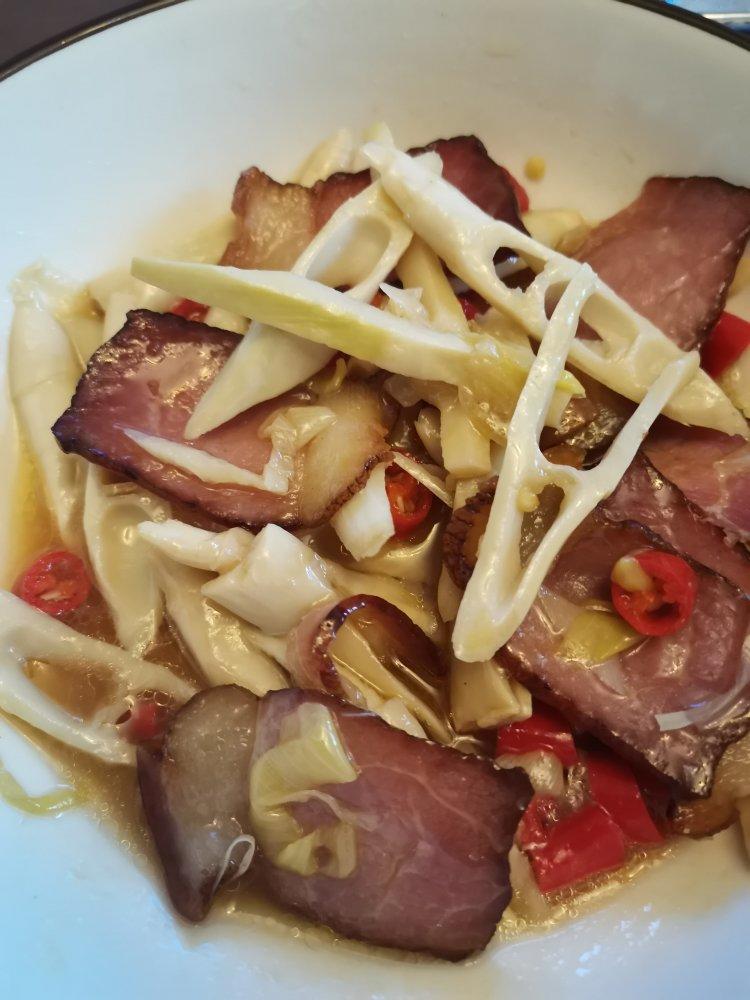 咸肉（腊肉）炒鲜笋
