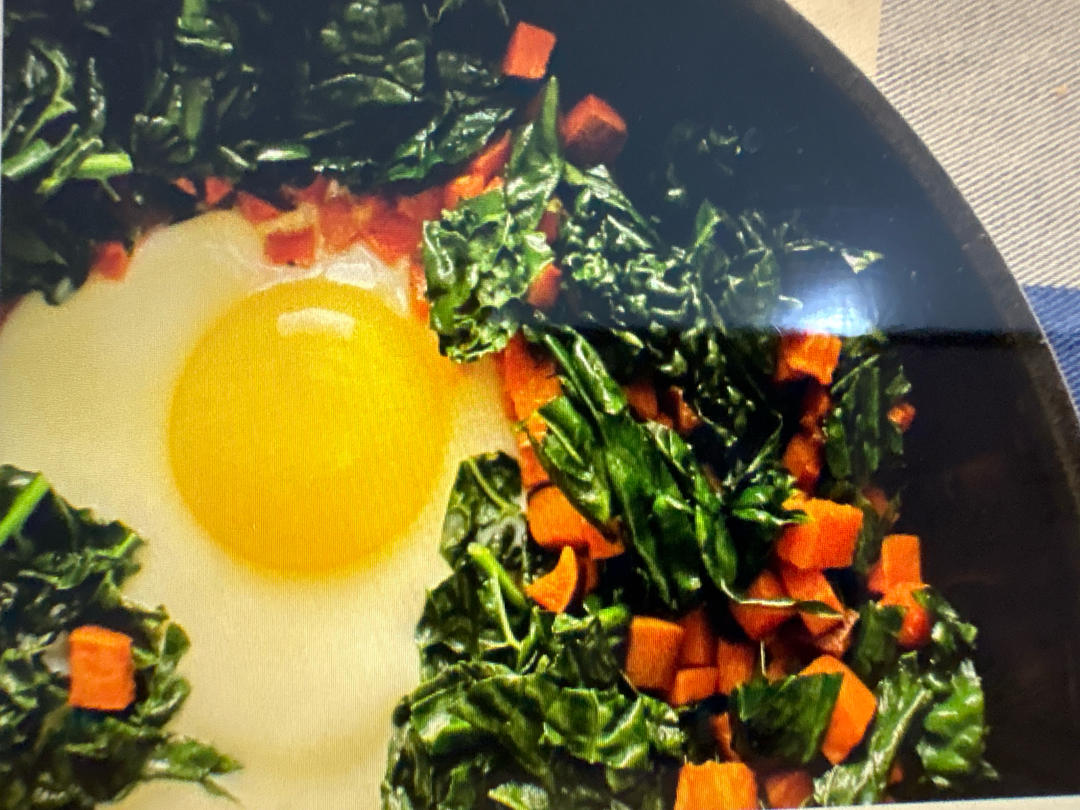 羽衣甘蓝和红薯煎锅