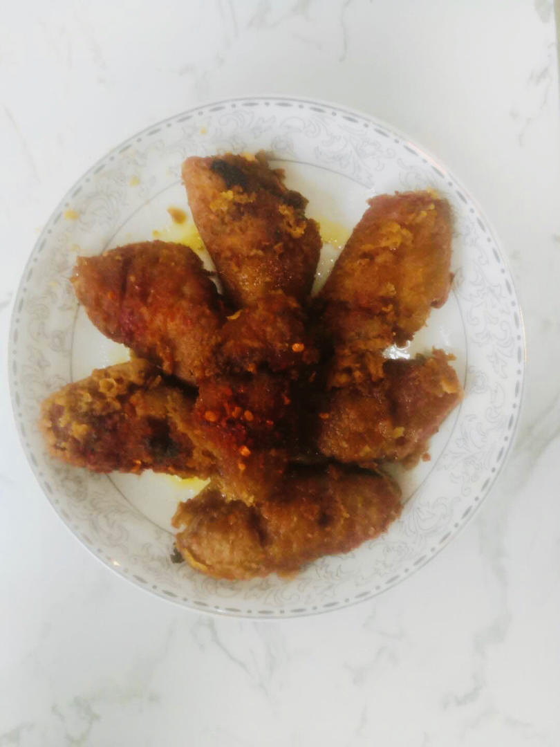 💥不油不腻的蒜香炸鸡翅❗巨好吃到舔手指，外酥里嫩到跺脚。