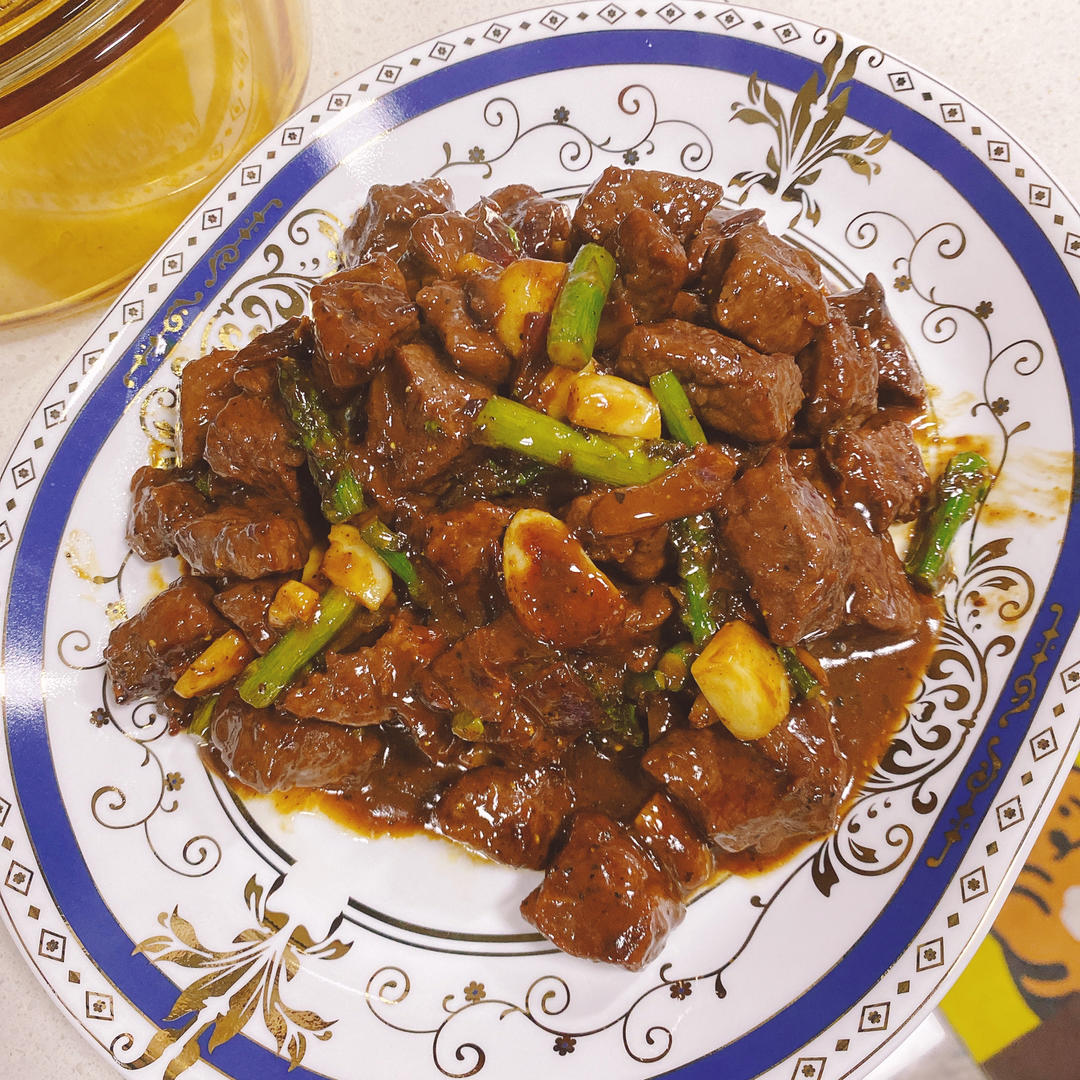 听起来就很好吃的黑椒蒜子牛肉粒