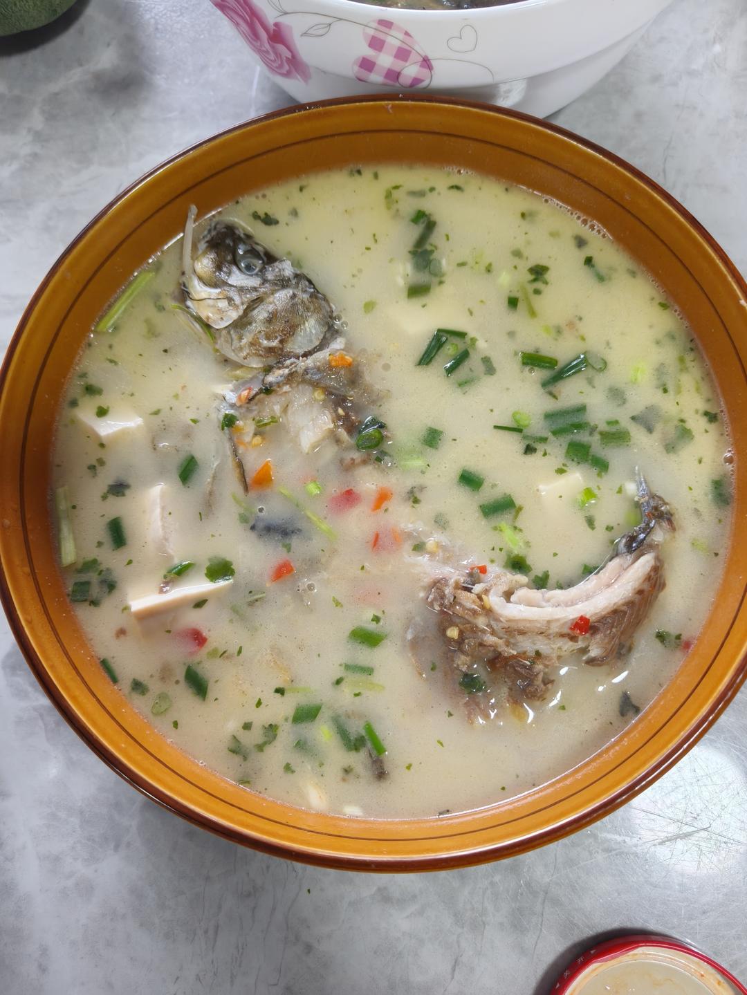 奶白鲫鱼豆腐汤|一条鱼最后的温柔