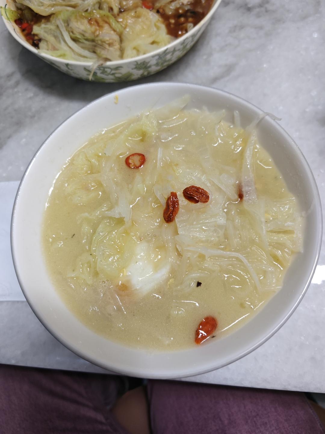 🌈冬天必喝的汤～萝卜白菜汤！简单又美味