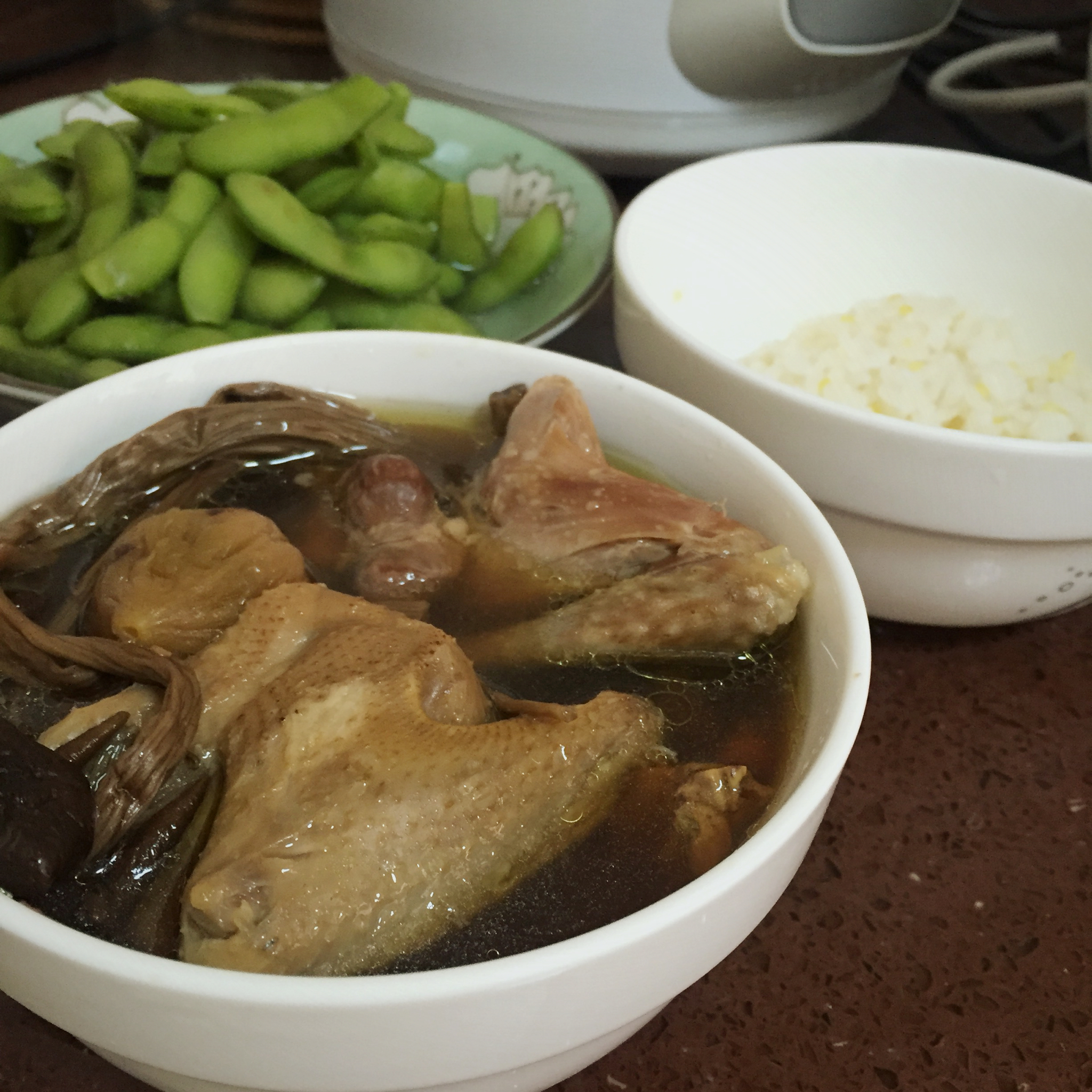 茶树菇无花果煲鸡汤