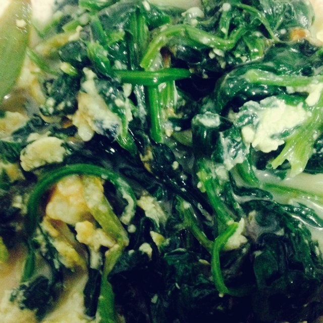 菠菜奶酪烘蛋 (无油快手早餐! )
