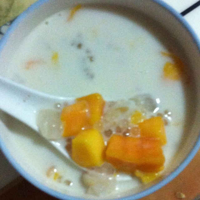 椰香芒果西米露