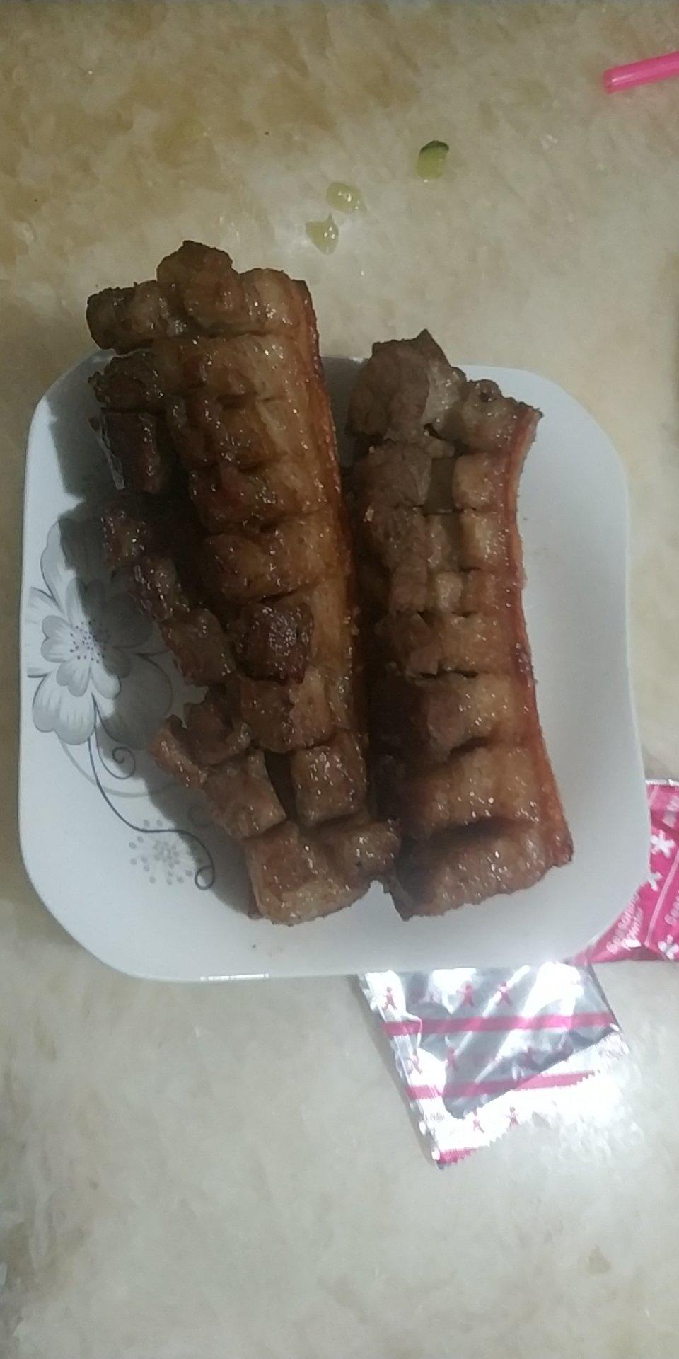 口水流一地的香酥脆皮烤五花肉😏