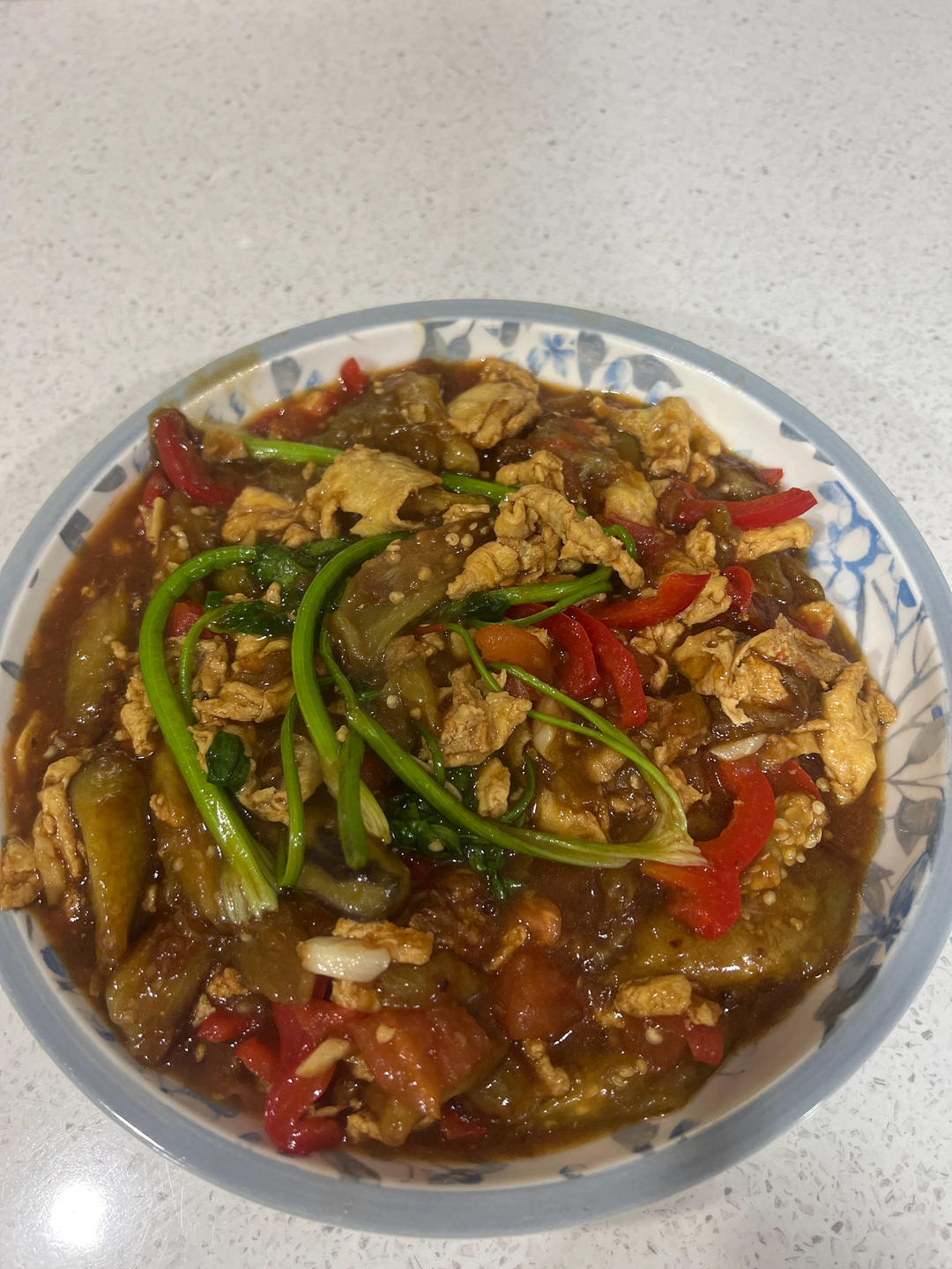 红烧茄子（佐西红柿尖椒）